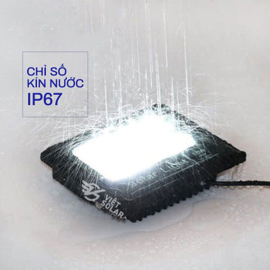 Chỉ số IP67 của đèn năng lượng mặt trời 60w