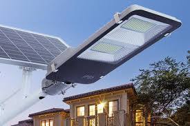 Đèn năng lượng mặt trời TPHCM – giải pháp chiếu sáng tiết kiệm và an toàn 01